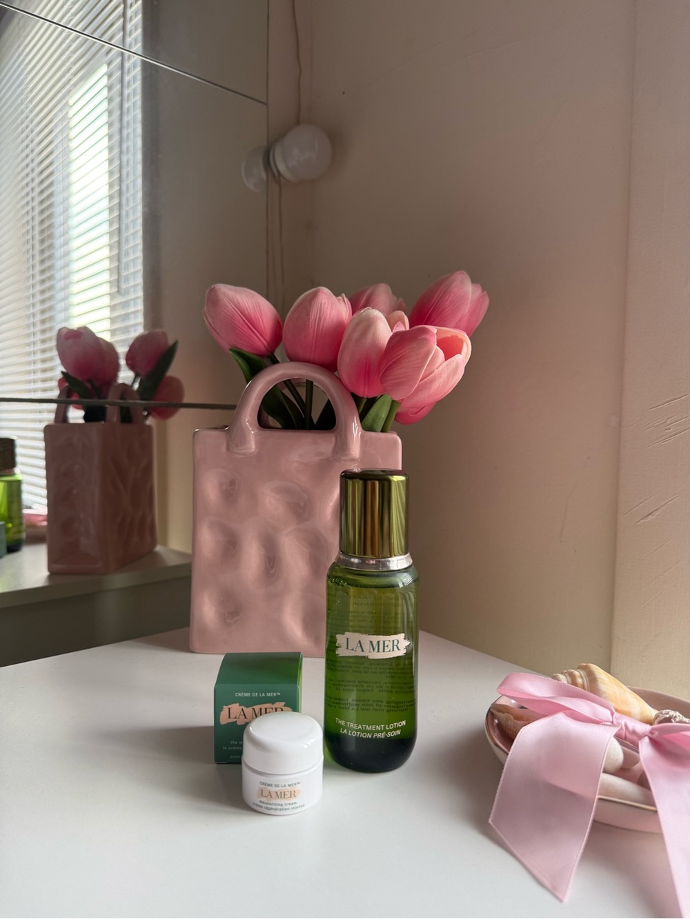 La Mer Skincare Set in Green and Pink - Picture 3 of 8